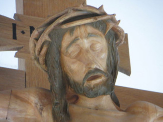 Der gekreuzigte Jesus in der Johanneskirche zu Partenkirchen