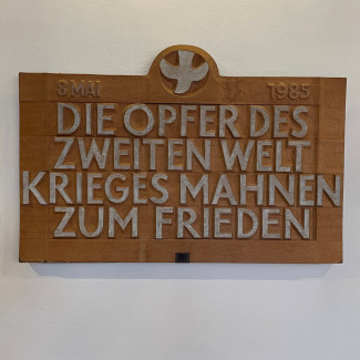 Erinnerungstafel an die Opfer des Zweiten Weltkrieges | Kriegerdenkmal in der Johanneskirche zu Partenkirchen