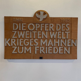 Erinnerungstafel an die Opfer des Zweiten Weltkrieges | Kriegerdenkmal in der Johanneskirche zu Partenkirchen