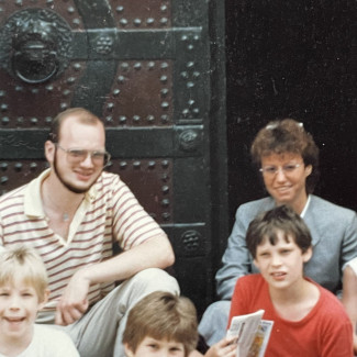 Martin Dubberke, 1986 als Student mit seiner KiGo-Gruppe vor der Hochmeisterkirche in Berlin